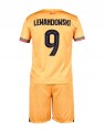 Strój piłkarski Lewandowski Barcelona koszulka + spodenki wyjazdowe złote (3).jpg
